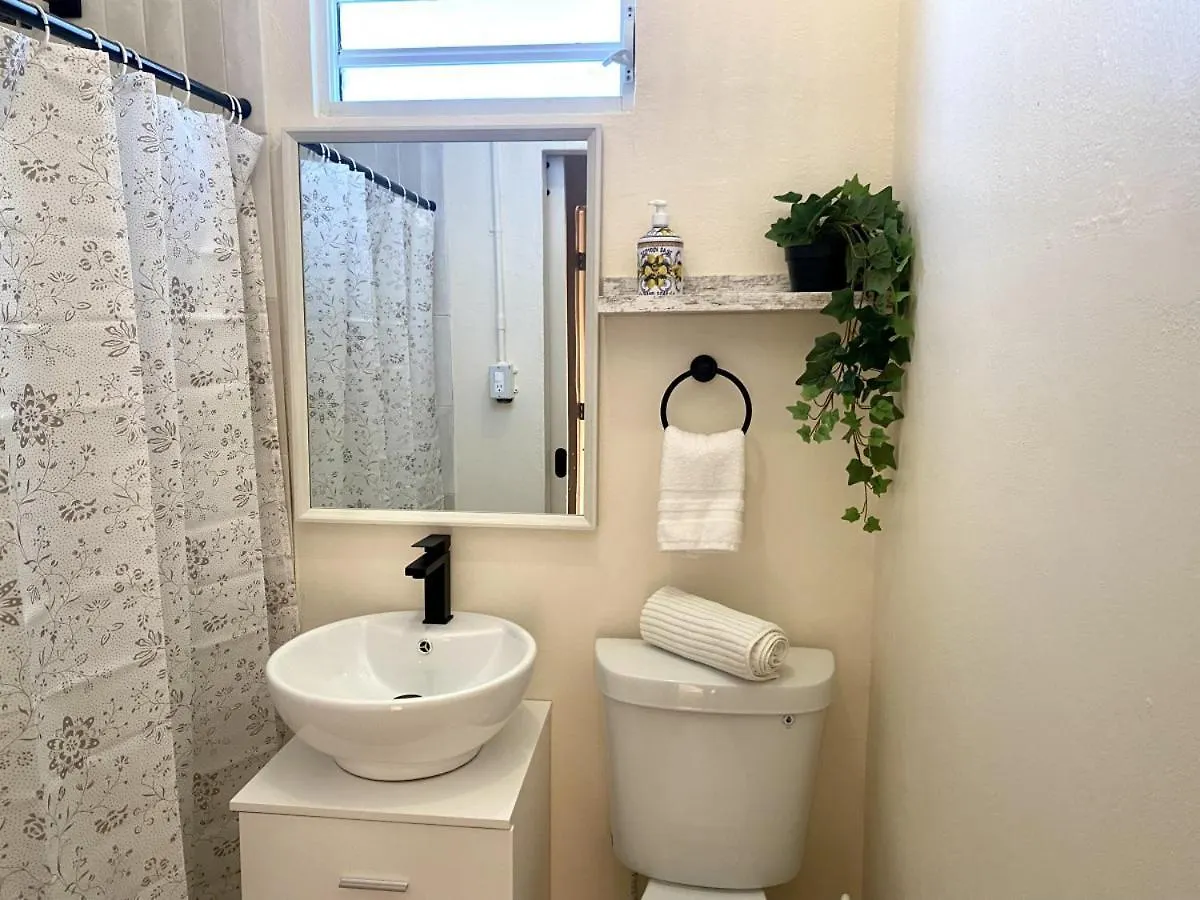 Sun-Drenched And Central Apartment In Santurce With Parking Apt 8 San Juan
